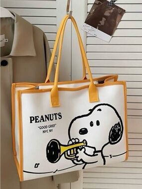 Peanuts Snoopy Yellow-Trim Tote Bag by